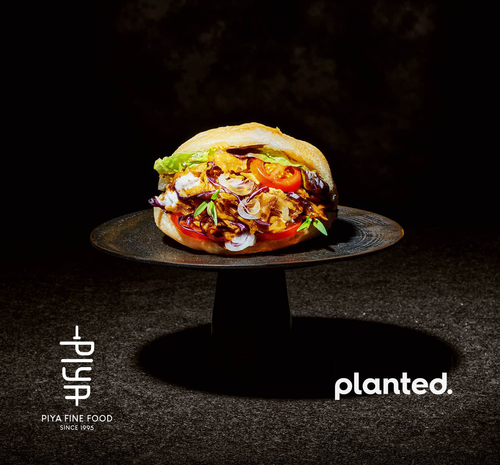 Eine PIYA-Werbekarte für den veganen planted-Döner voll mit feinen Zutaten