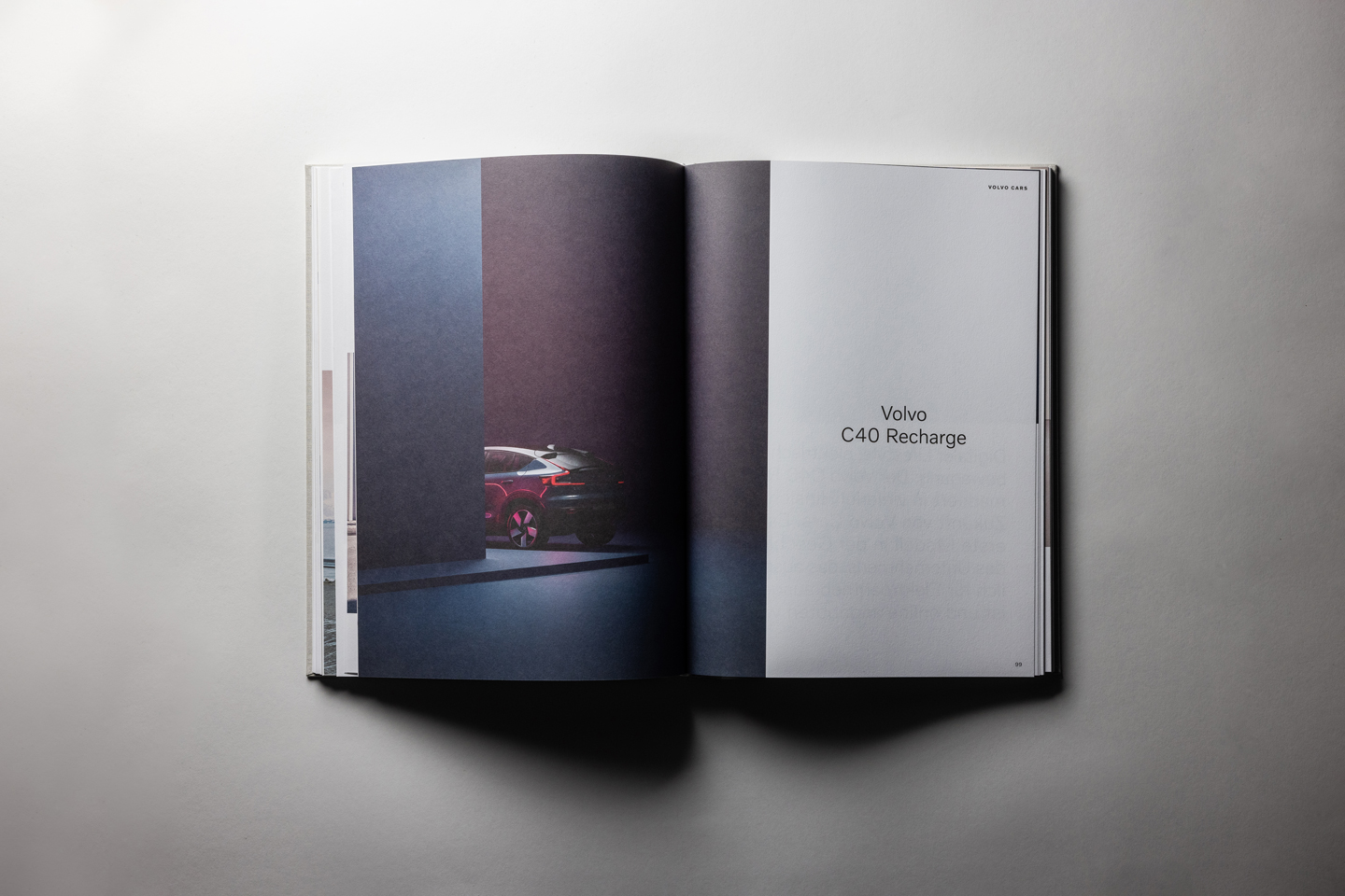 Ausschnitt aus dem Volvo-Buch: Porträt des Volvo C40 Recharge
