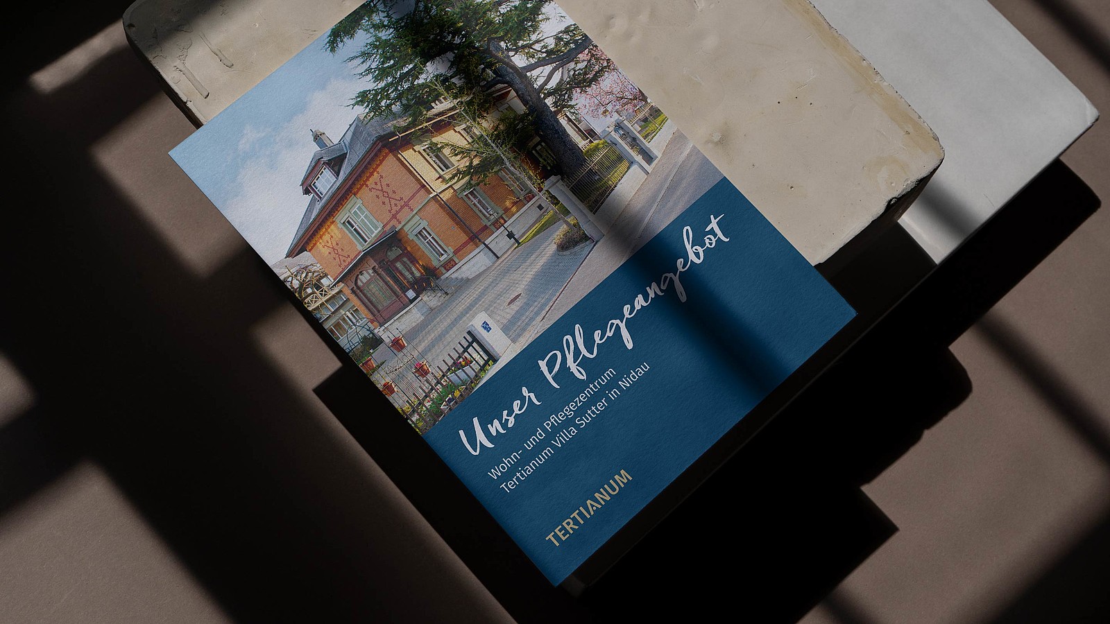 Die Broschüre «Unser Pflegeangebot: Wohn- und Pflegezentrum Tertianum Villa Sutter in Nidau»