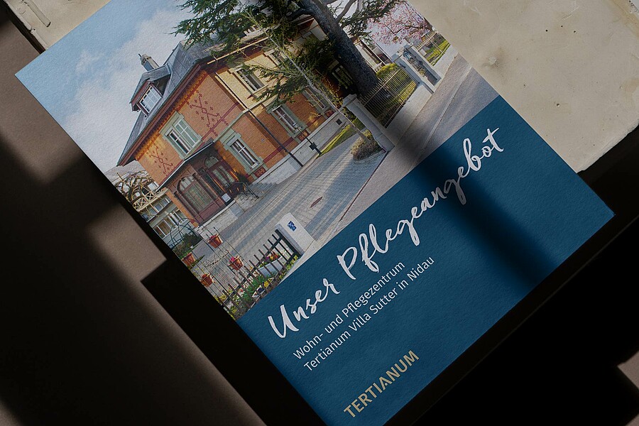 Die Broschüre «Unser Pflegeangebot: Wohn- und Pflegezentrum Tertianum Villa Sutter in Nidau»