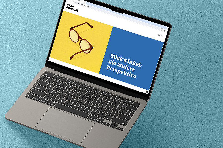 Ein Laptop zeigt die erste Seite des VSAO-Webmagazins zum Fokusthema «Blickwinkel: die andere Perspektive».